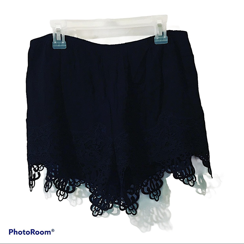 E.SSUE Black Shorts With Lace